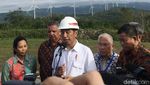 Gaya Jokowi Resmikan Kebun Angin Sidrap Pakai Helm Proyek