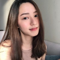 Wanita asal Thailand, Toey Prim jadi sensasi karena parasnya yang cantik dan berprofesi mulia. (Foto: Instagram)