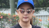 Duh, kok posenya serius banget sih mukanya? Foto: Ismail/detikHOT