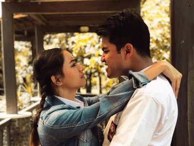 Bisa Dicontoh! Uniknya Foto Prewedding Adzana dan Rizky Alatas