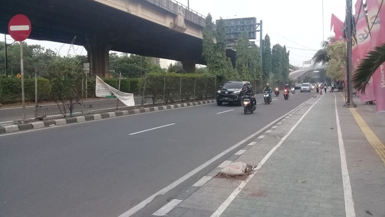 Lokasi penumpang ojek online tewas dijambret. Foto: Sahaya Anisa/detikcom Lokasi penumpang ojek online tewas dijambret. Foto: Sahaya Anisa/detikcom