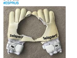 Tampil Memble, De Gea Jadi Sasaran Empuk Meme