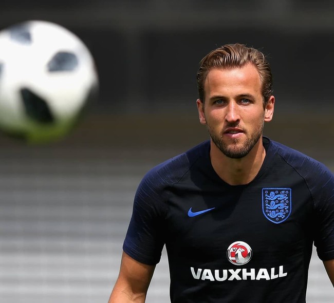 Harry Kane adalah striker ganteng timnas Inggris. Kane menunjukkan performa gemilang di usianya yang baru 24 tahun. Pemain Tottenham Hotspur itu memimpin sementara dalam daftar pencetak gol terbanyak Piala Dunia 2018 dengan koleksi enam gol. Dia pun disebut layak menjadi calon kapten masa depan timnas Inggris. Foto: Instagram