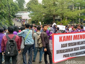 Ambiguitas Organisasi Mahasiswa