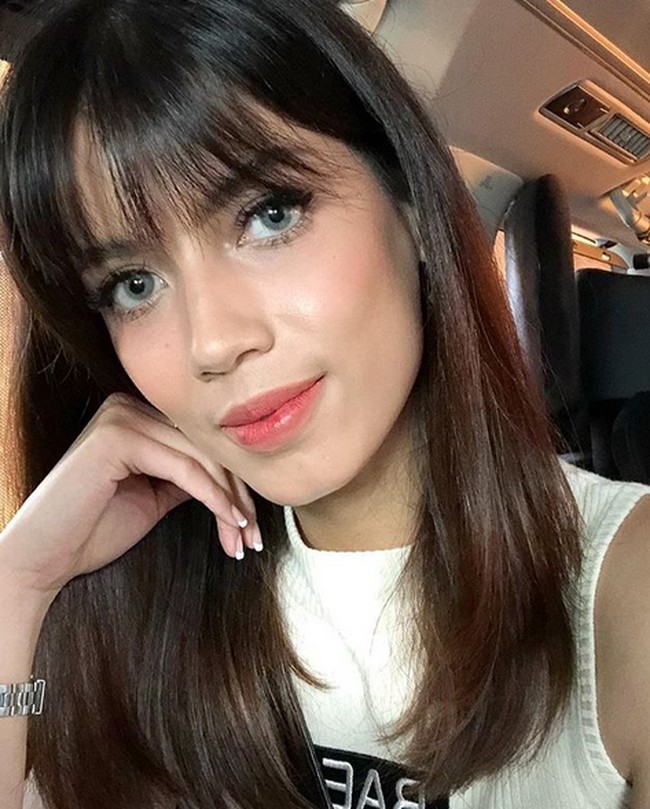 Terakhir, Sabrina berpesan, Ga perlu sedunia tau tentang definisi pantes ga pantesnya penampilan seseorang versimu. Last but not least, Kalau matamu perih, pake INSTO sistur. Foto: Dok. Instagram/sabrinachairunnisa_