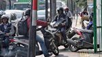 Melihat Tingkah Pengendara Motor Jajah Jalur Pedestrian