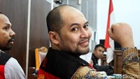 Jaksa mengatakan postingan tersebut dapat diakses oleh semua orang yang dapat membacanya baik yang berteman atau tidak di Facebooknya. Postingan itu diduga mengandung unsur kebencian.