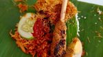 Mau Sarapan Sedap? Nikmati Nasi Jinggo Berbungkus Daun yang Mungil Ini