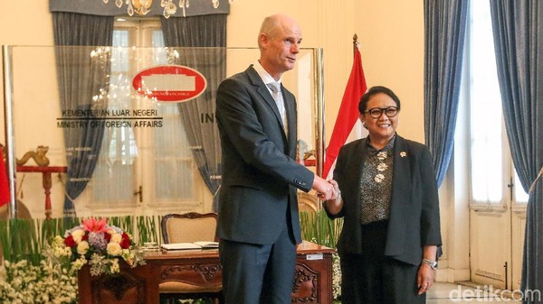 Retno Marsudi Bertemu Menlu Belanda Stef Blok