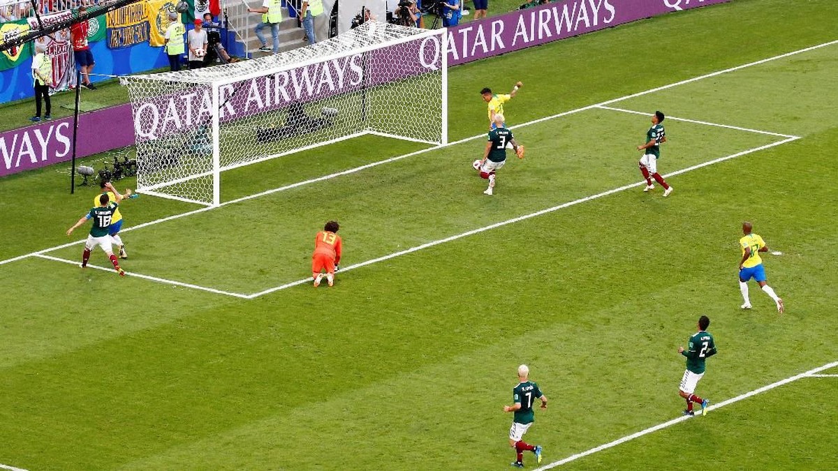 Roberto Firmino memantapkan kemenangan Brasil atas Meksiko lewat golnya 2 menit usai masuk sebagai pemain pengganti (Foto: Michael Dalder/REUTERS)