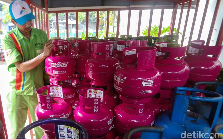 Pertamina Gunakan Kapal TNI untuk Pasok LPG ke Sulteng Pertamina Gunakan Kapal TNI untuk Pasok LPG ke Sulteng