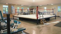 Muhammad Ali juga membangun pusat kebugaran dengan adanya ring tinju, ruang uap, ruang pijat serta hot tub pada tahun 1990-an. Istimewa/mansionglobal.