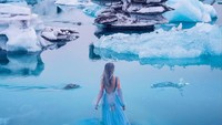Yang satu ini juga sangat istimewa sekali. Potret mempesona Laguna Gletser di Islandia. Istimewa/Boredpanda.