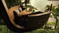 Kalau suka sesuatu yang unik. Bisa ajak pasangan makan malam romantis di atas pohon, yang ada di restoran Treepod Dining at Soneva Kiri, Thailand. Di sini Anda akan dimanjakan dengan makanan khas Thailand dan kecantikan alam. Foto: Istimewa