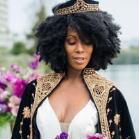 Saat ini, pose Wakanda memang tengah menjadi tren foto pernikahan pengantin di Afrika. Foto: dok. Chloe Jackman