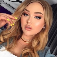 Wanita yang memulai Youtube sejak 2008 itu mengaku bahwa transisinya sebagai wanita transgender sangat didukung oleh ibunya. Aku selalu berterima kasih untuk ibuku. Dia selalu ada, mendukung, dan menerimaku. Dan itu yang dibutuhkan anak. Orangtua yang pengertian, mendengarkan dan menghormati, ungkap Nikkie. Foto: Instagram Nikkie Tutorials