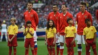 Selain Raina ada satu orang anak lagi asal Jakarta bernama Maula Alvaro Putra Ario Bimo. Sementara Raina mendampingi Alan Dzagoev yang merupakan gelandang yang bermain di CSKA Moscow. Foto: dok Raina Premiera Gumay