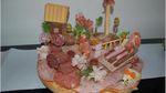 Wow! Rumah Hingga Gaun Pengantin Cantik Ini Terbuat dari Salami