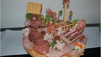 Kalau salami, pickle, keju hingga beberapa sayuran dijadikan satu ternyata bisa menghasilkan karya indah ini. Rumah yang lengkap dengan kebun serta beberapa ekor tikus. Hihi Foto: Istimewa