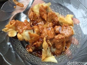 Sama Enaknya, Bandros yang Manis hingga Combro yang Gurih Pedas