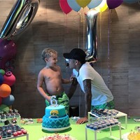 Neymar saat menggelar pesta ulang tahun ke-6 David. (Foto: Instagram/@neymarjr)