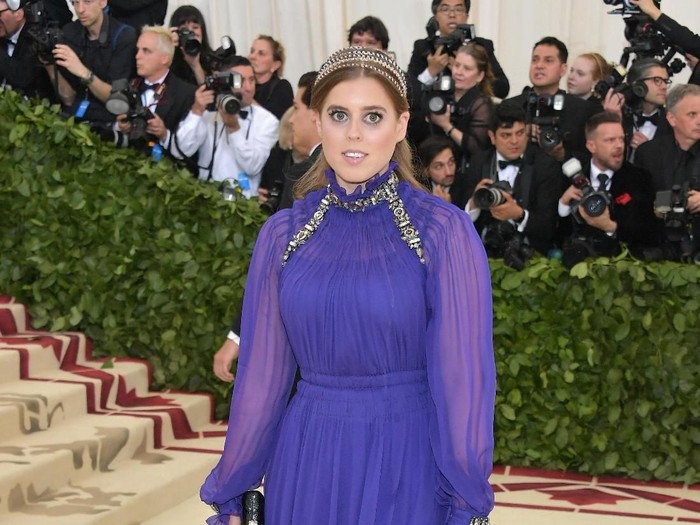 Putri Beatrice LONDON, ENGLAND - JUNE 20: Princess Beatrice attends the V&A Summer Party at The V&A on June 20, 2018 in London, England. (Photo by Eamonn M. McCormack/Getty Images)