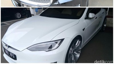 Foto: Dulu Novanto Ngantor Naik Jaguar, Kini Bamsoet Pilih Tesla
