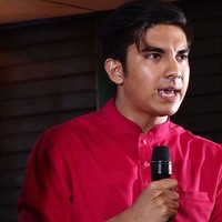 Selain pintar, Syed Saddiq dikenal pintar berdebat dan sering menang di berbagai kompetisi. Pria lulusan International Islamic University Malaysia jurusan hukum tersebut pernah memenangkan Asia’s Best Speaker sebanyak tiga kali. Foto: Instagram Syed Saddiq