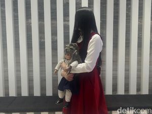 Ini Alasan The Sacred Riana Gunakan Mantra Bahasa Jawa