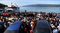Operasi SAR gabungan pencarian korban KM Sinar Bangun dinyatakan selesai hari ini, Selasa (3/7/2018). Sebelum operasi SAR KM Sinar Bangun ditutup, para keluarga korban mengadakan ibadah doa dan tabur bunga di lokasi.