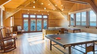 Pulau pribadi ini juga memiliki kamar seperti perahu, ruang bermain sampai ruang perawatan. Istimewa/mansionglobal.