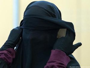 Pertama Kali, Polisi Jerman Tahan Perempuan yang Bekerja Untuk ISIS