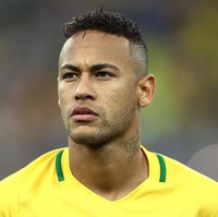 Pada 2016, Neymar kembali bergaya dengan rambut fade. Model rambut ini memiliki potongan tipis dari samping hingga ke belakang dan menyisakan rambut di bagian atas. Foto: Getty Images