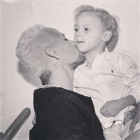 Sepakbola adalah dunianya. Tapi bagi kekasih model seksi Bruna Marquezine ini, anak tetap nomor satu. (Foto: Instagram/@neymarjr)