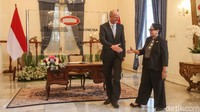 Menlu Retno Marsudi menerima kedatangan Menlu Belanda, Stef Blok di Gedung Kemlu, Jakarta, Selasa (3/7/2018).