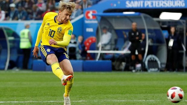   Sweden's Swedish midfielder Emil Forsberg set a goal against Switzerland at St. Petersburg Stadium, St. Petersburg, Russia, July 3. 