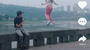 Saat dibuka, aplikasi Tik Tok langsung memunculkan video-video yang diunggah oleh user. Foto: Istimewa