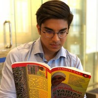 Sebelumnya Syed Saddiq juga pernah dibicarakan karena fotonya yang tengah berada di diskotik tersebar. Ketika itu, ia langsung mengakui dan menyesali perbuatannya. Syed Saddiq pun beranggapan jika foto tersebut  disebar oleh lawan politiknya. Foto: Instagram Syed Saddiq