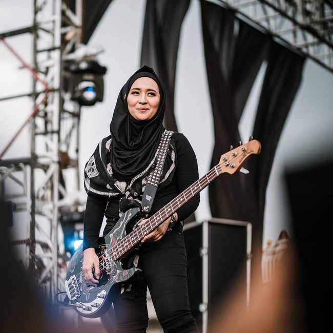 Maa sya allah, Ka chu @chuakotak cantikk banget pake hijab. Semoga istiqomah yaa kaaa.. Makin sukaa dan makin ngefans sama kakak, tulis akun bernama Liasyaa. Foto: Instagram/ChuaKotak