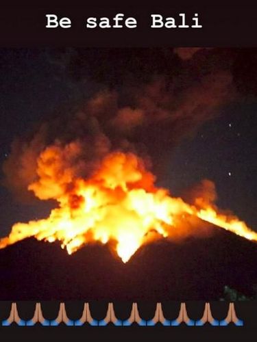 Gunung Agung Erupsi Lagi, Selebriti Panjatkan Doa