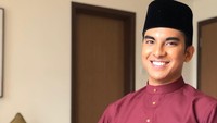 Syed Saddiq menjadi salah satu dari 13 menteri jajaran kabinet Perdana Menteri (PM) Mahathir Mohamad yang dilantik di hadapan Yang di-Pertuan Agong Sultan Muhammad V di Istana Negara, Senin (2/7) pagi waktu setempat.