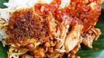 Mau Sarapan Sedap? Nikmati Nasi Jinggo Berbungkus Daun yang Mungil Ini