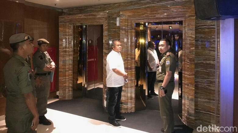 Satpol PP Sidak Diskotek 108, Sandi: Tindak Jika Ada Pelanggaran Satpol PP Sidak Diskotek 108, Sandi: Tindak Jika Ada Pelanggaran
