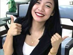 Guru Cantik Hobi Main Ular Curi Perhatian Netizen