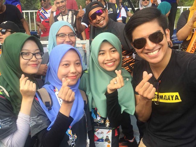 Syed Saddiq pun punya wajah ganteng yang membuatnya populer dan memikat para wanita. Apalagi dirinya mengaku masih single. Foto: Instagram Syed Saddiq