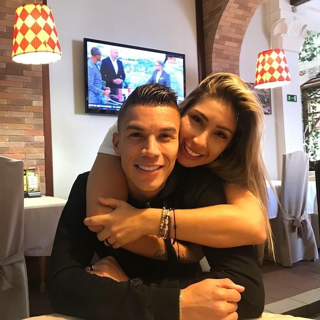 Pemain bola Kolombia Mateus Uribe menikah dengan model dan presenter Cindy Alvarez. Keduanya sudah memiliki dua orang anak. Foto: Instagram