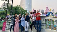 Berlibur bareng keluarga besar (chafrederica/Instagram)