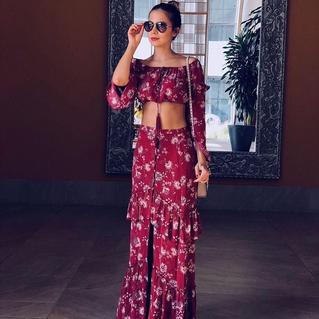 Karin adalah salah satu model paling populer di Kolombia yang kerap memperagakan busana brand-brand terkenal. Karin merupakan lulusan Sergio Arboleda University jurusan komunikasi sosial. Ia pun pernah belajar bahasa Belanda saat sang suami pindah ke PSV Eindhoven. Foto: Instagram