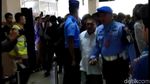 Penampakan Gubernur Aceh Diterbangkan ke KPK