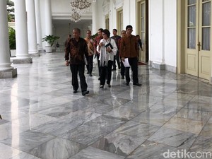Temui Jokowi, 5 Pimpinan KPK Tiba di Istana Bogor